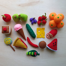 Load image into Gallery viewer, The Very Hungry Caterpillar Playset