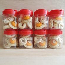 Load image into Gallery viewer, Felt Sweet Treats - Goodies To Go (Pineapple Tarts, Kueh Bangkit, Butter Cookies)